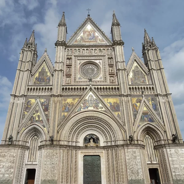 eloadas-facciata-del-duomo-di-orvieto